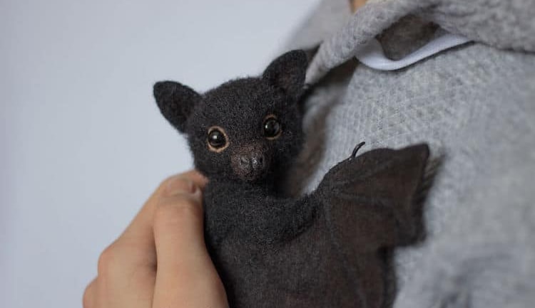Talented Artist Crafts Unbelievably Realistic Animals Out Of Wool Through Needle Felting